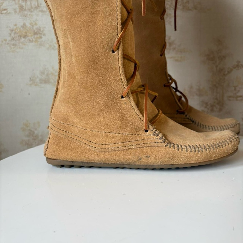 Minnetonka boho tan brown suede lace up knee high moccasin fringe boots 7.5 - Picture 6 of 8